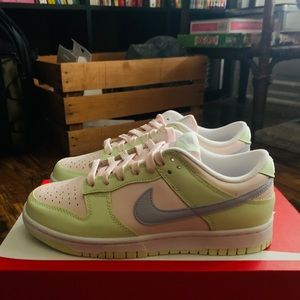 Women’s Nike Dunk low